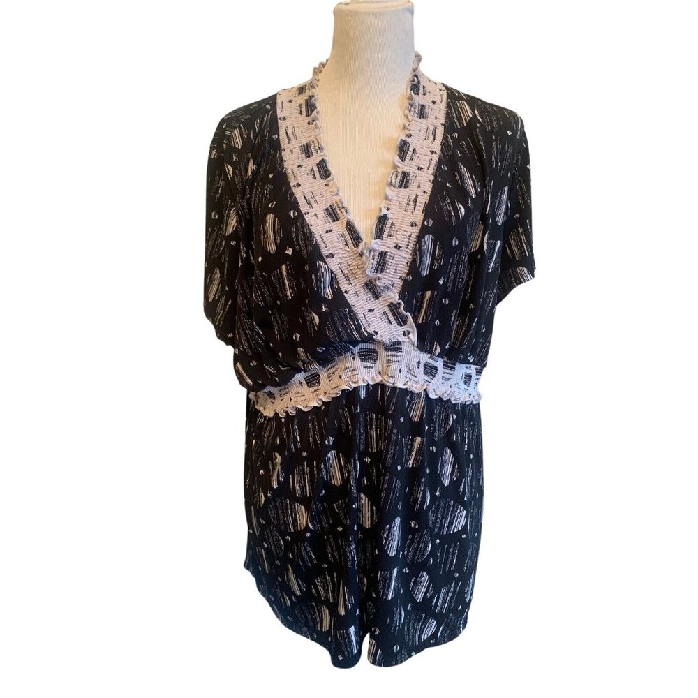Lane Bryant Women Size 22/24 Black White V-Neck‎ Short Sleeve Rouched Stretch